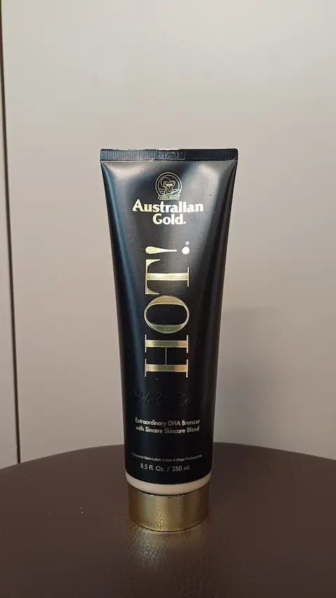 Cosmetico Solare ad azione Anti Age dall’elevato contenuto di Autoabbronzante